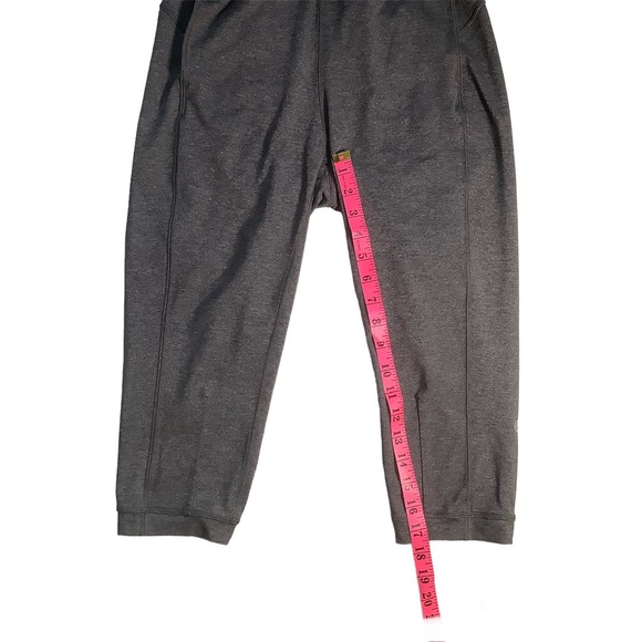 LULULEMON GREY CAPRIS WITH FRONT POCKETS/ Size Small - Picture 7 of 7